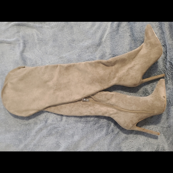 Fashionnova Boots - Picture 1 of 3